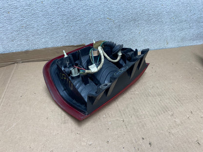 1999 to 2004 Nissan Pathfinder Right Passenger Rh Side Tail light Oem U7111 DW5