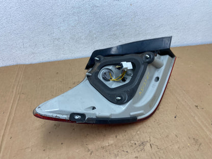2009-2011 Hyundai Genesis Sedan Right Passenger RH Tail Light AD3161 DW5
