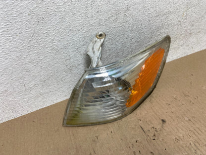 2000 - 2001 Toyota Camry Front Left Driver Lh Turn Signal AE7112 DW2
