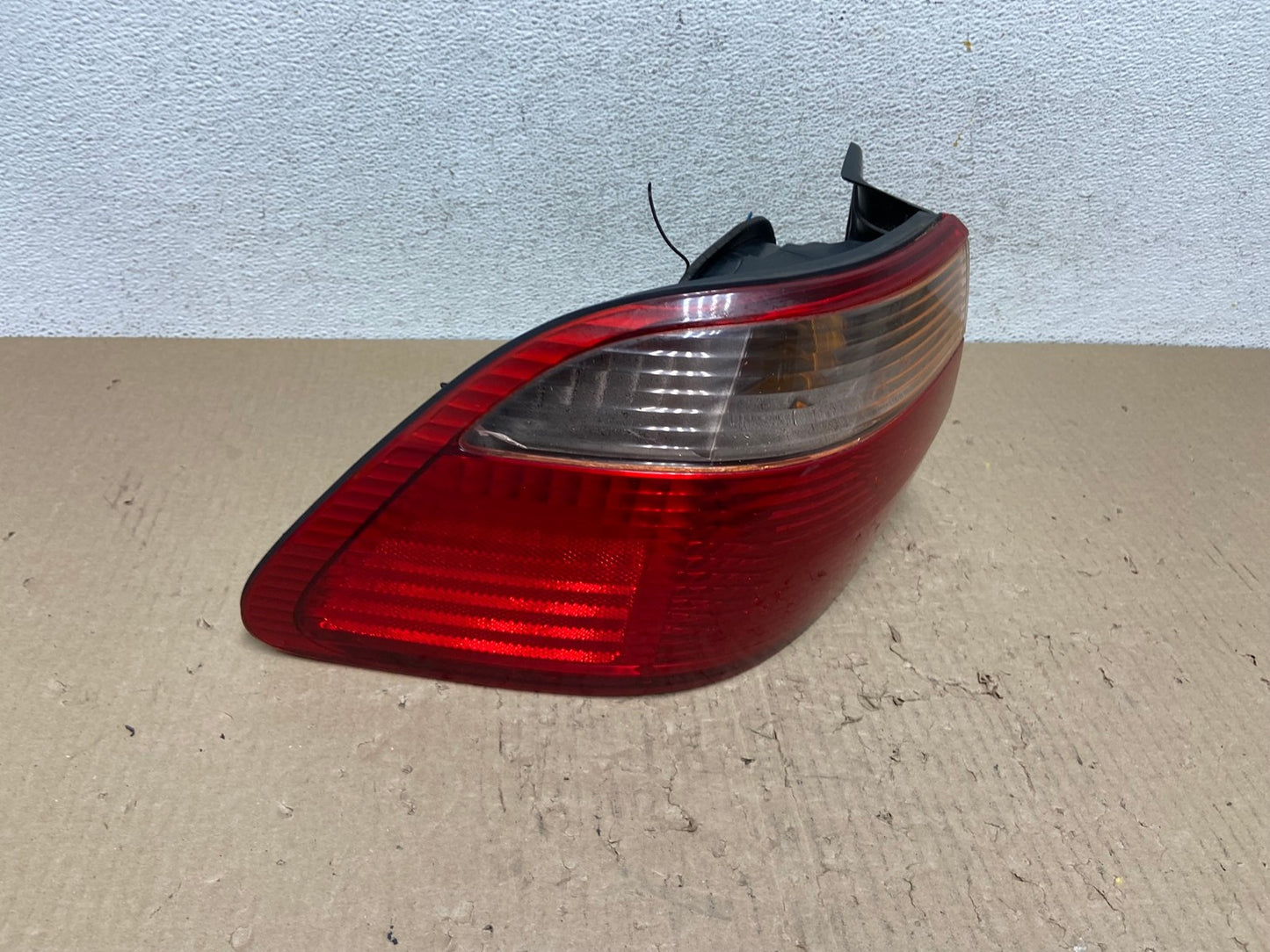 1998 to 2000 Honda Accord Sedan Tail light Left Driver LH Side AE9828 LK2