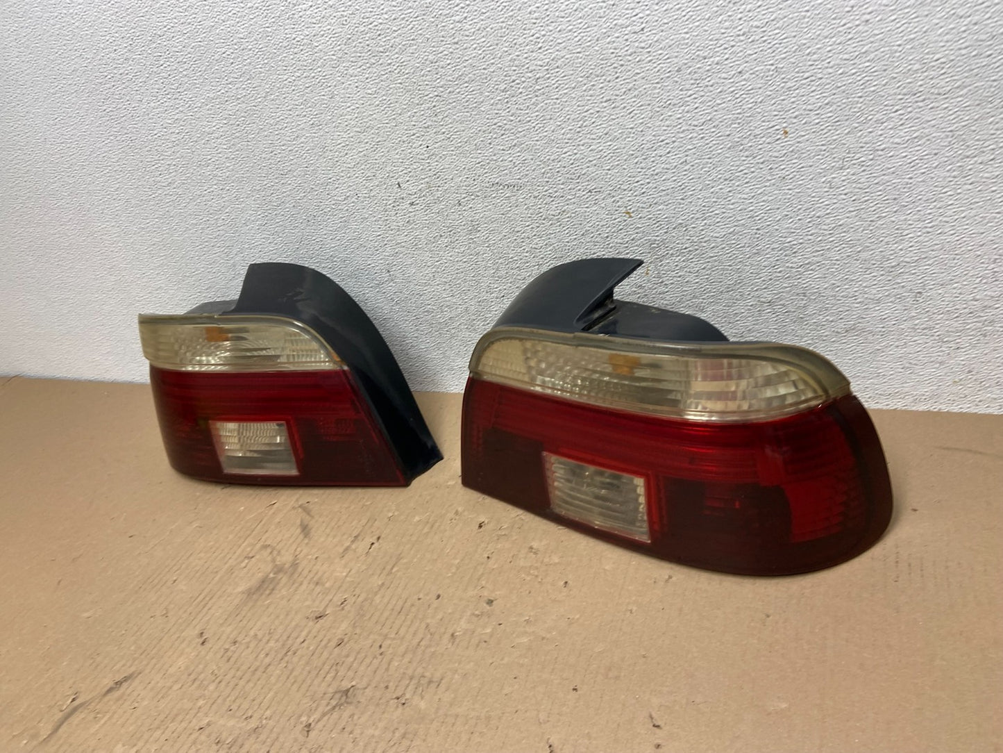2001- 2003 BMW 5 Series E39 530i Left+Right Set Side Tail Lights AE7332 DW1