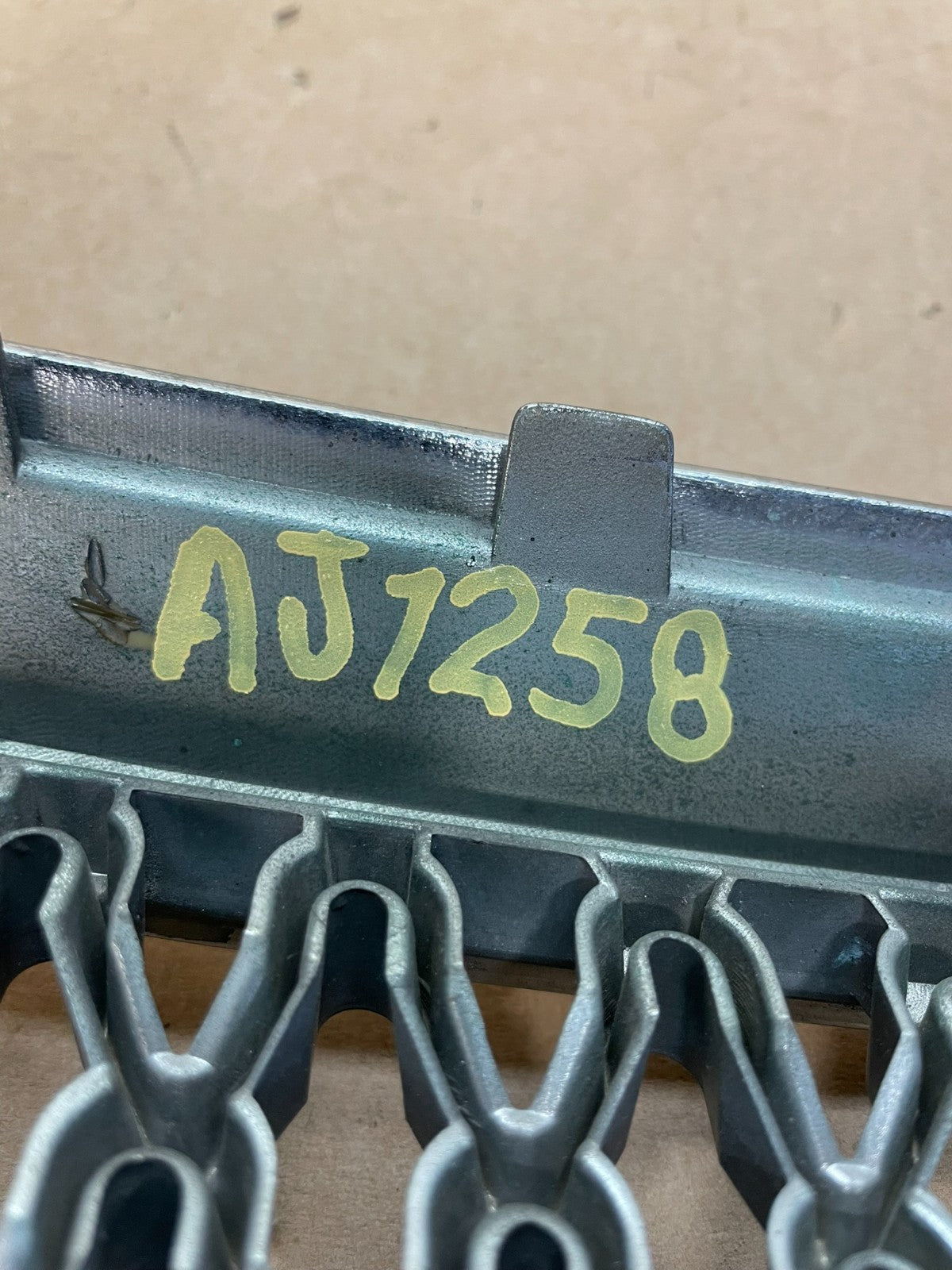 2007 to 2011 Hyundai Veracruz Chrome Grille Grill AJ1258 DG4