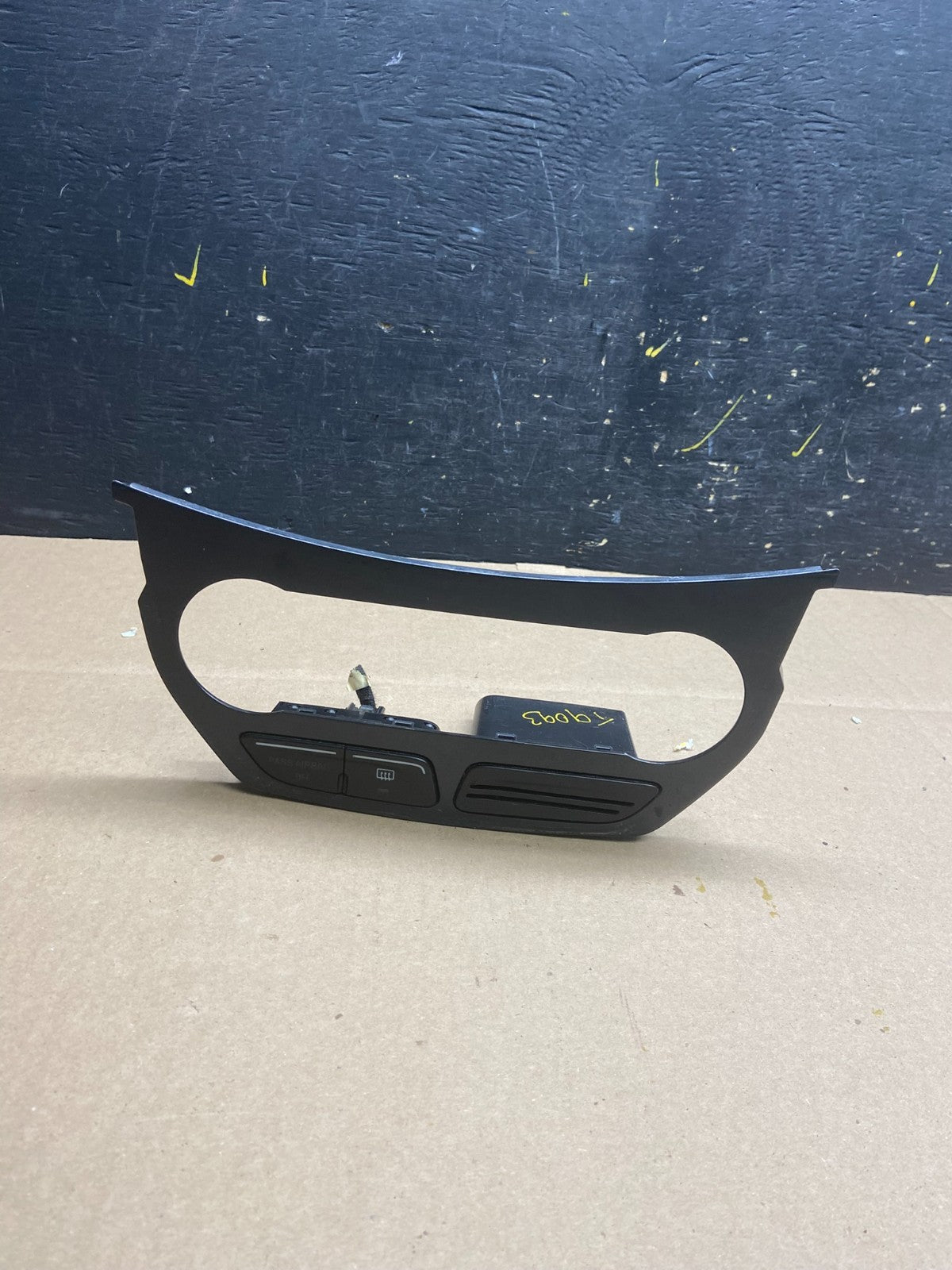2013 to 2016 Ford Escape Climate Control Trim Panel W/ Switches t9093 DG Oem0
