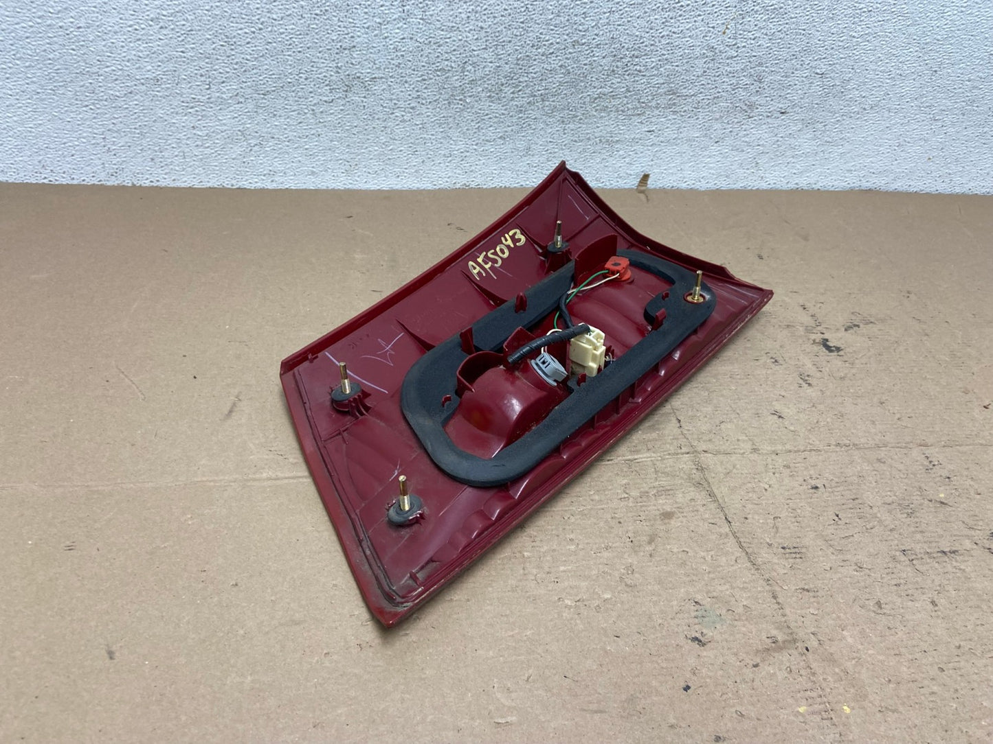 2004 - 2005 Toyota Sienna Left Driver LH Side Inner Tail Light AF5043 LK6