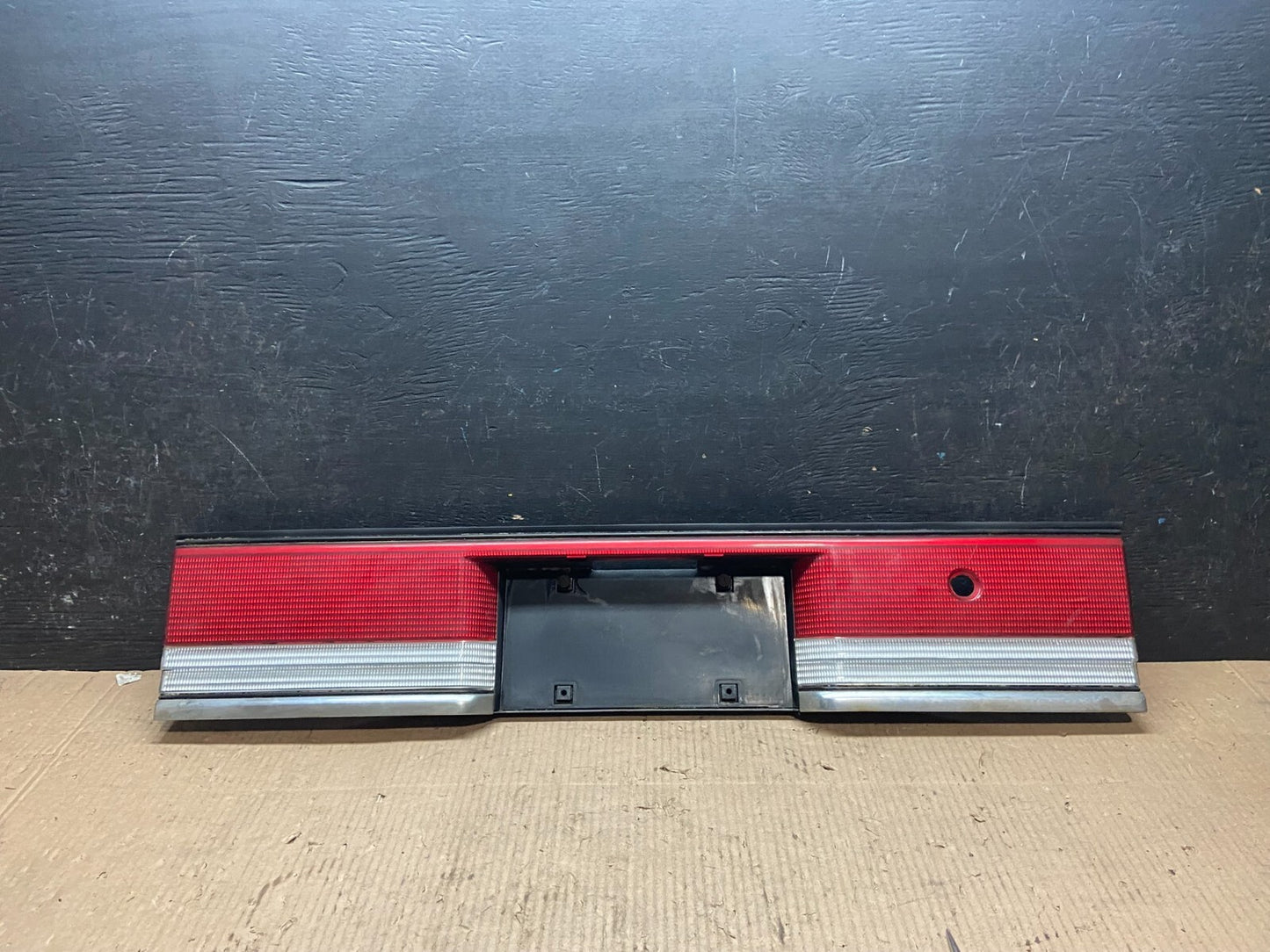 1989 - 1991 Plymouth Acclaim Center Tail Panel Finish Trunk License Plate i35990