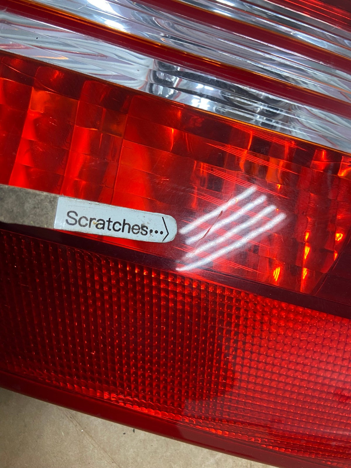 2004 - 2005 Toyota Sienna Left Driver LH Side Inner Tail Light AD6216 LK3