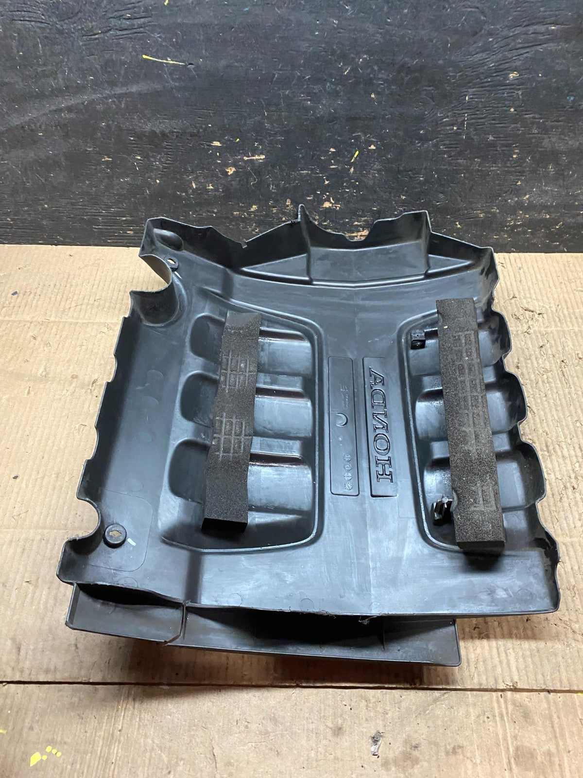 2005 to 2007 Honda Odyssey Black Engine Cover t9924 DG7