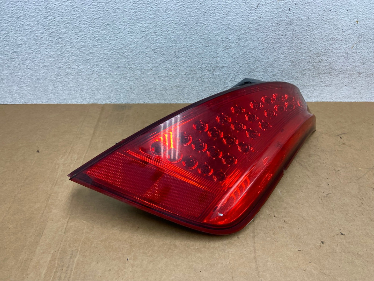 2006 to 2007 Nissan Murano Right Passenger Rh Side Tail Light AE3100 LK2