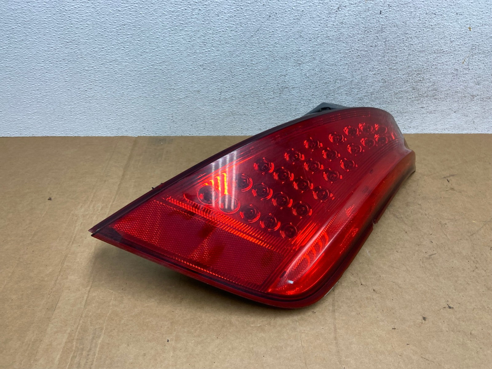 2006 to 2007 Nissan Murano Right Passenger Rh Side Tail Light AE3100 LK2