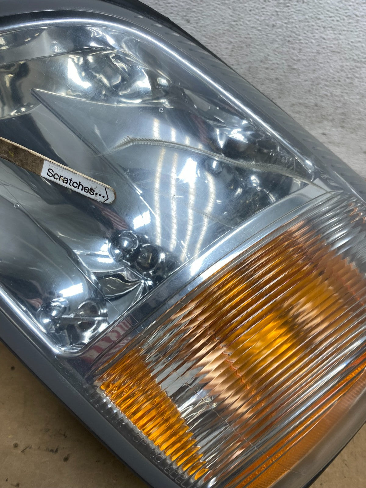 2000 to 2005 Cadillac Deville Left Driver LH Side Headlight AD5233 DW3