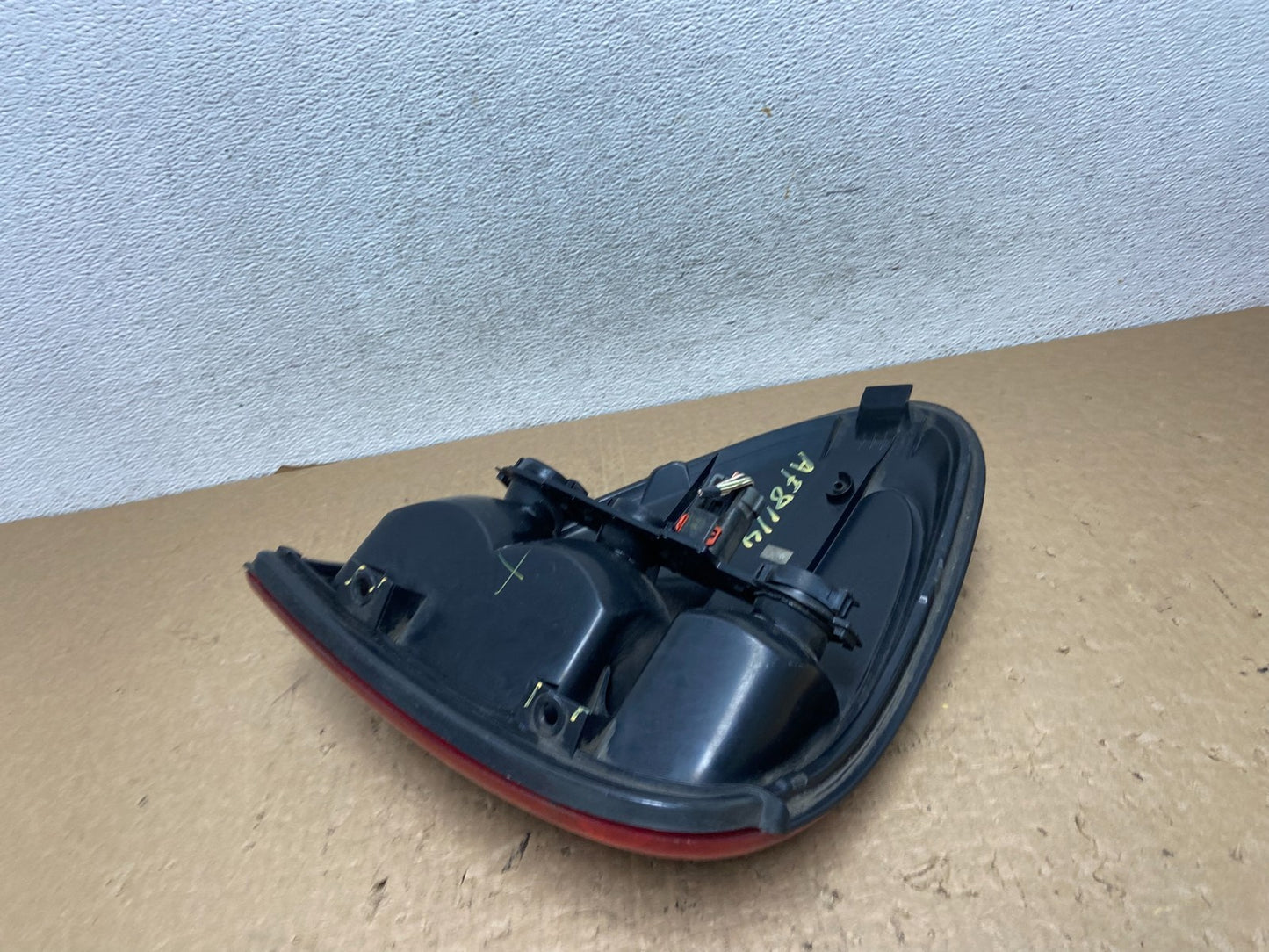 2001-2003 Dodge Grand Caravan Right Passenger RH Side Tail Light AF8114 DW7