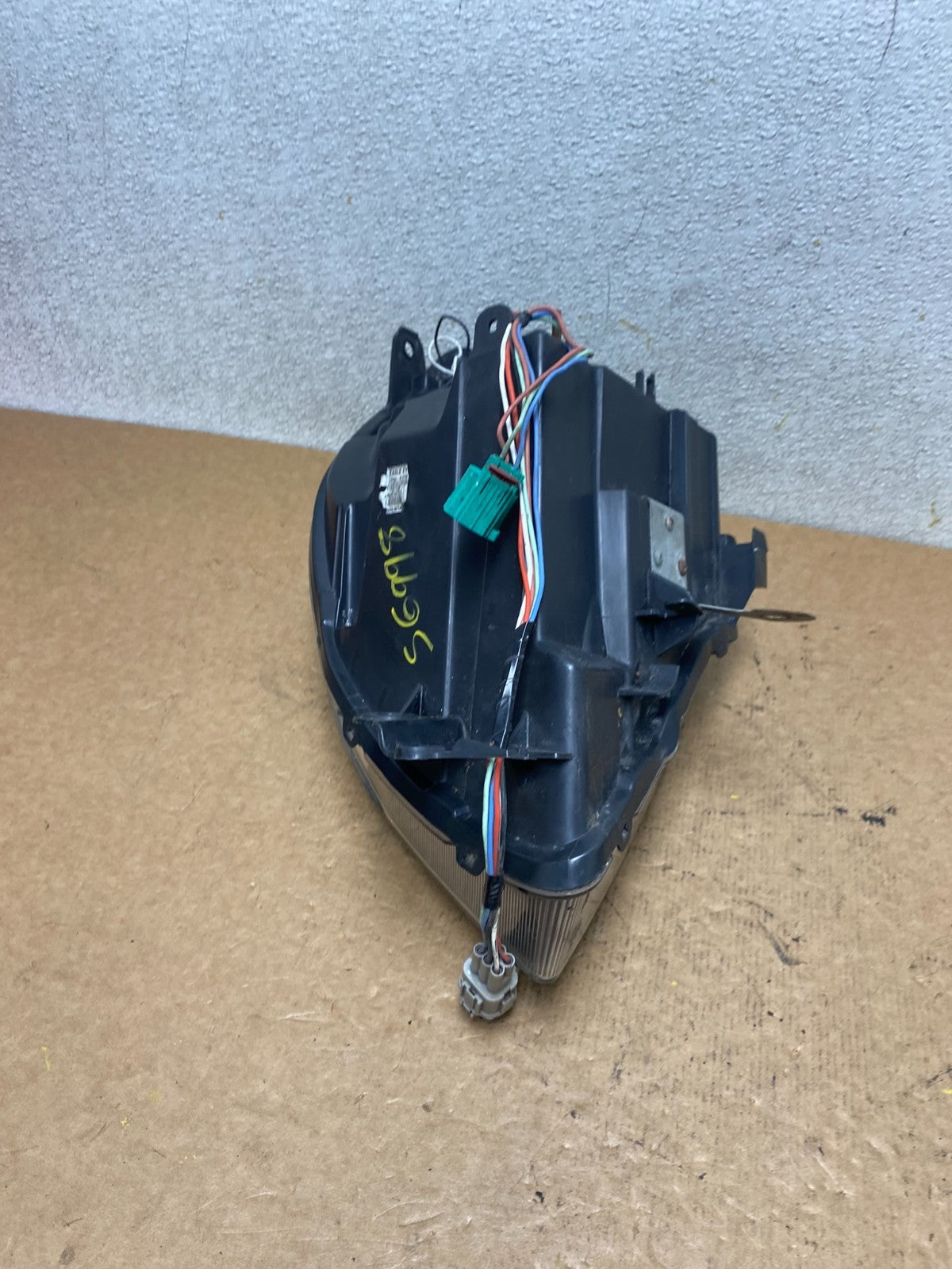 2010 2011 2012 Nissan Sentra Halogen Right Passenger Black Headlight S6998 DW7