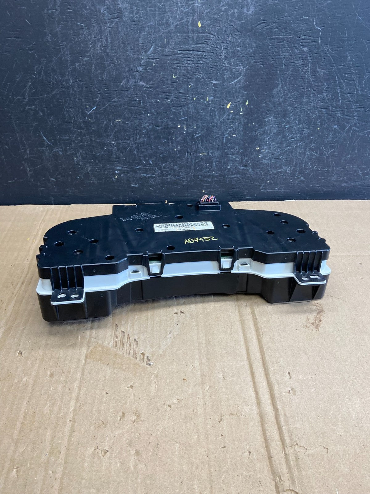2007 to 2013 Chevrolet Silverado Suburban Cluster Gauge Speedometer OE AD7152 DG4