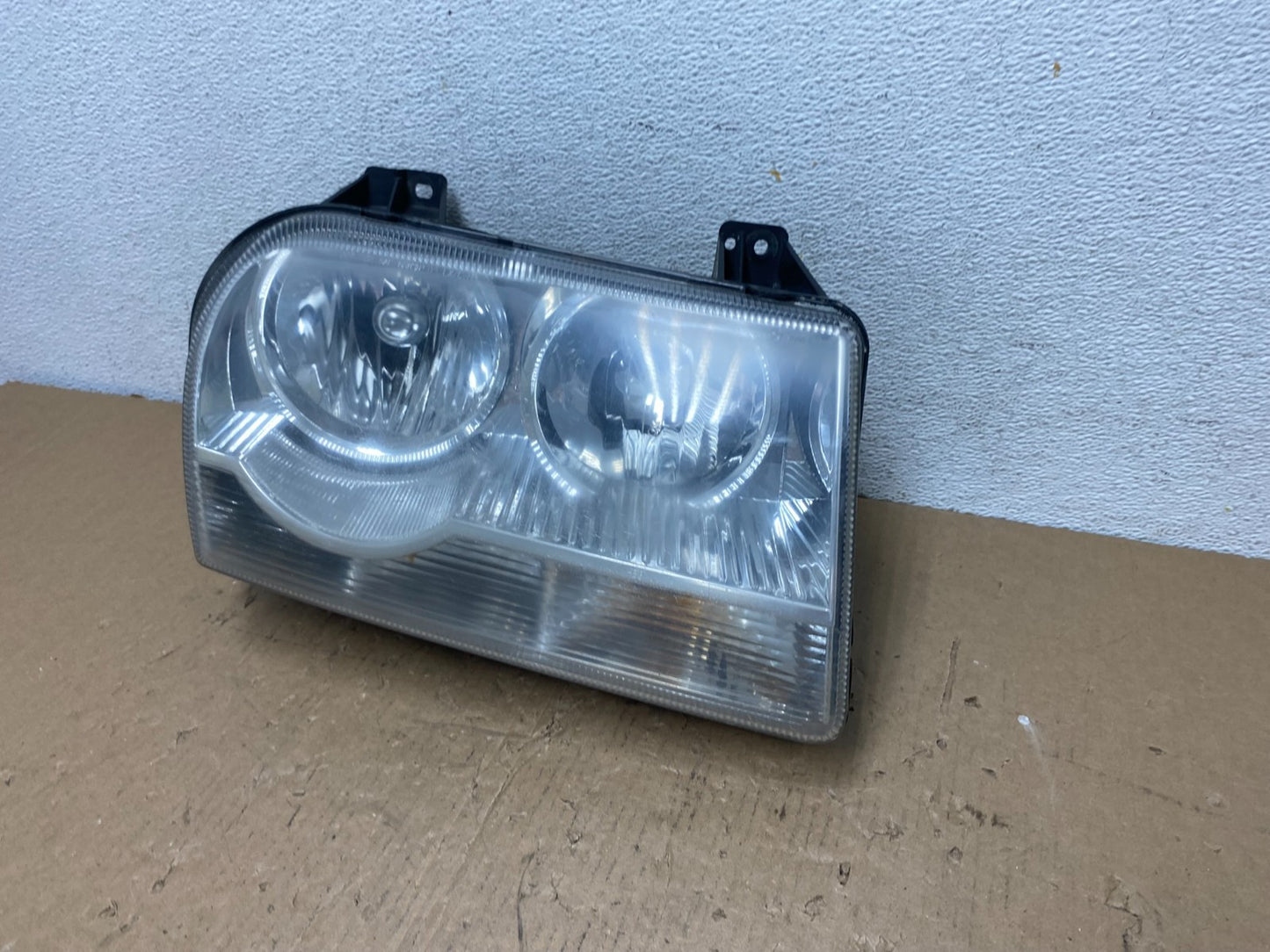 2005 2006 2007 Chrysler 300 Right Passenger RH Halogen Headlight AD8084 DW1