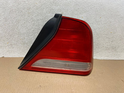 2004 to 2006 Suzuki Verona Right Passenger RH Side Tail Light AH4373 LK0