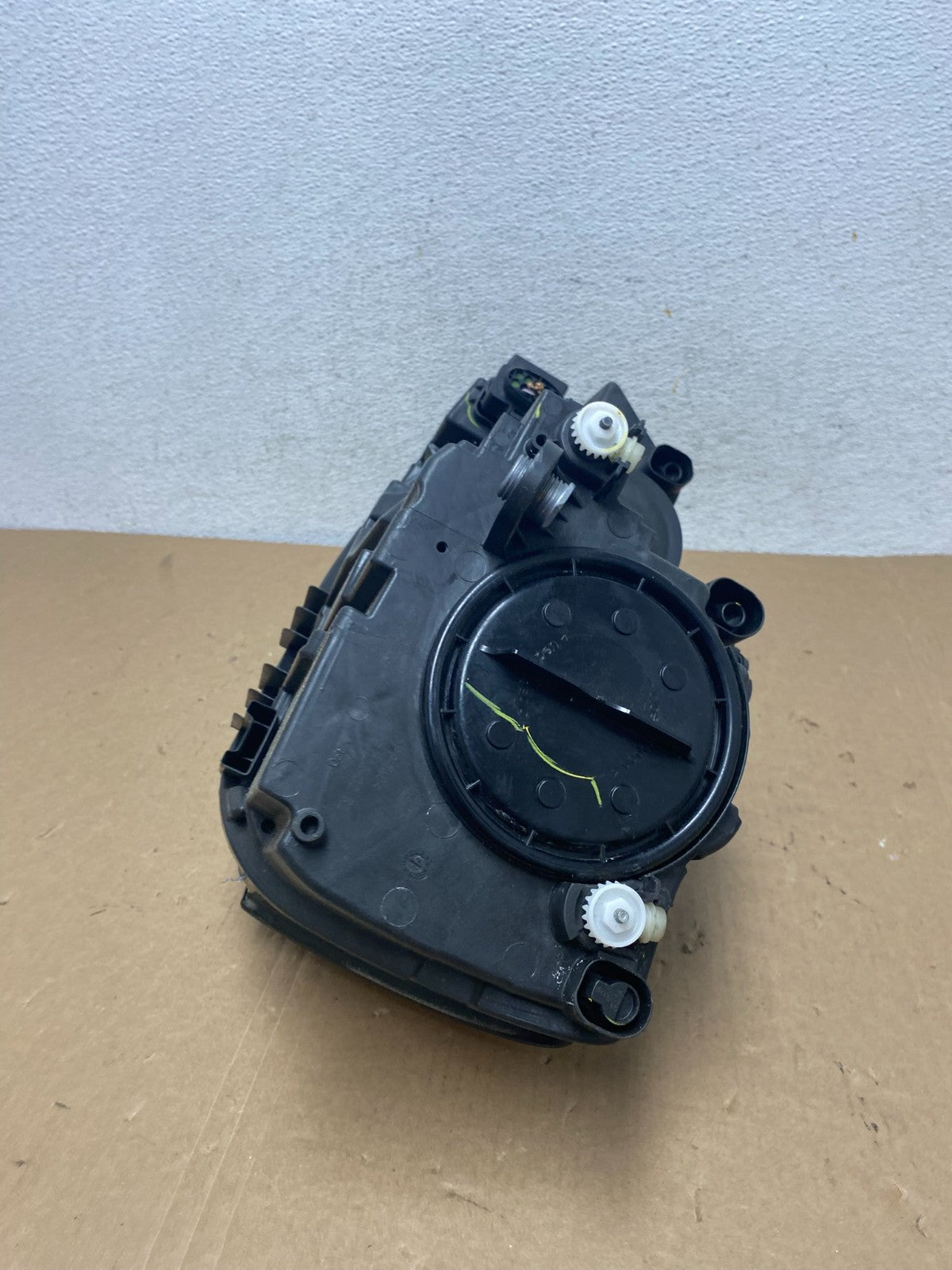 2011 to 2014 Volkswagen Jetta Right Passenger RH Headlight Halogen AD7950 DW5