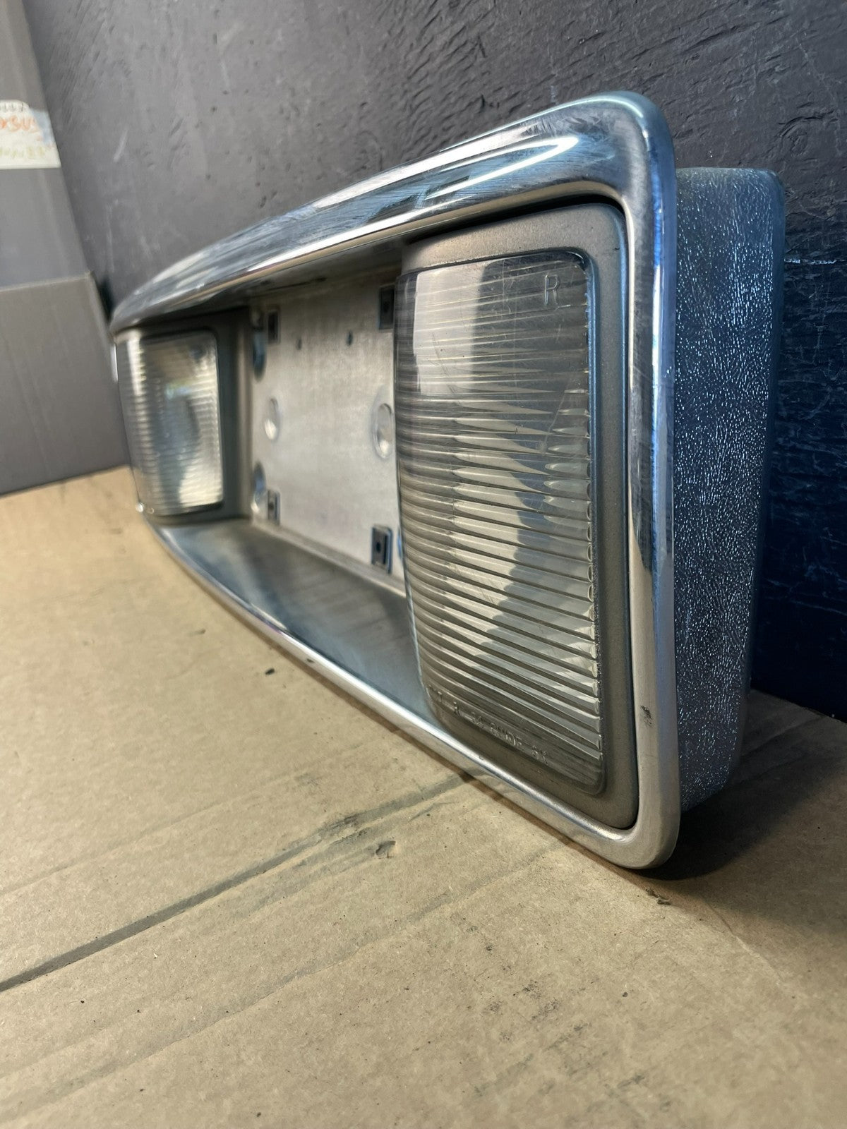 1994-1999 Cadillac DeVille Rear Trunk BackUp License Plate Light Panel AD0084 DG2