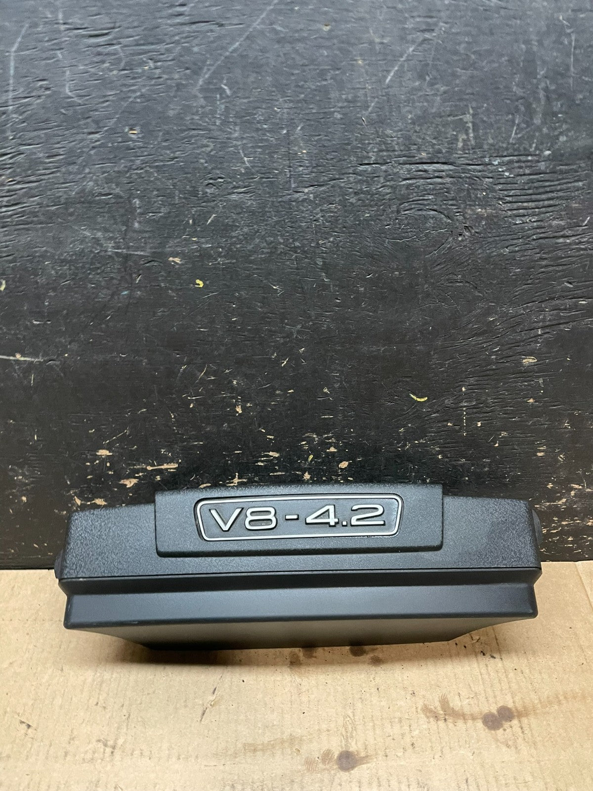 2004 2005 2006 Audi  A8 4.2L Engine Motor Cover Oem y9533 DG0