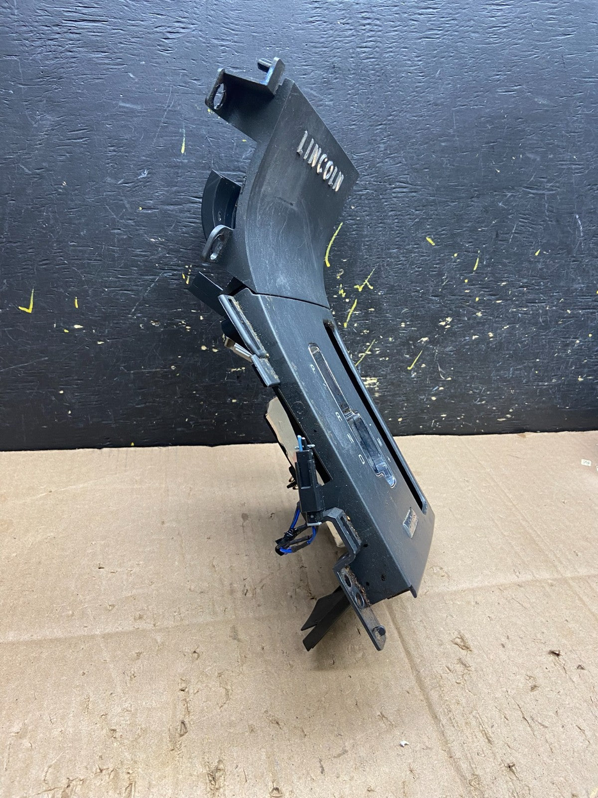 2009 to 2012 Lincoln MKS Front Center Console Shifter Bezel Trim ab1778 DG1