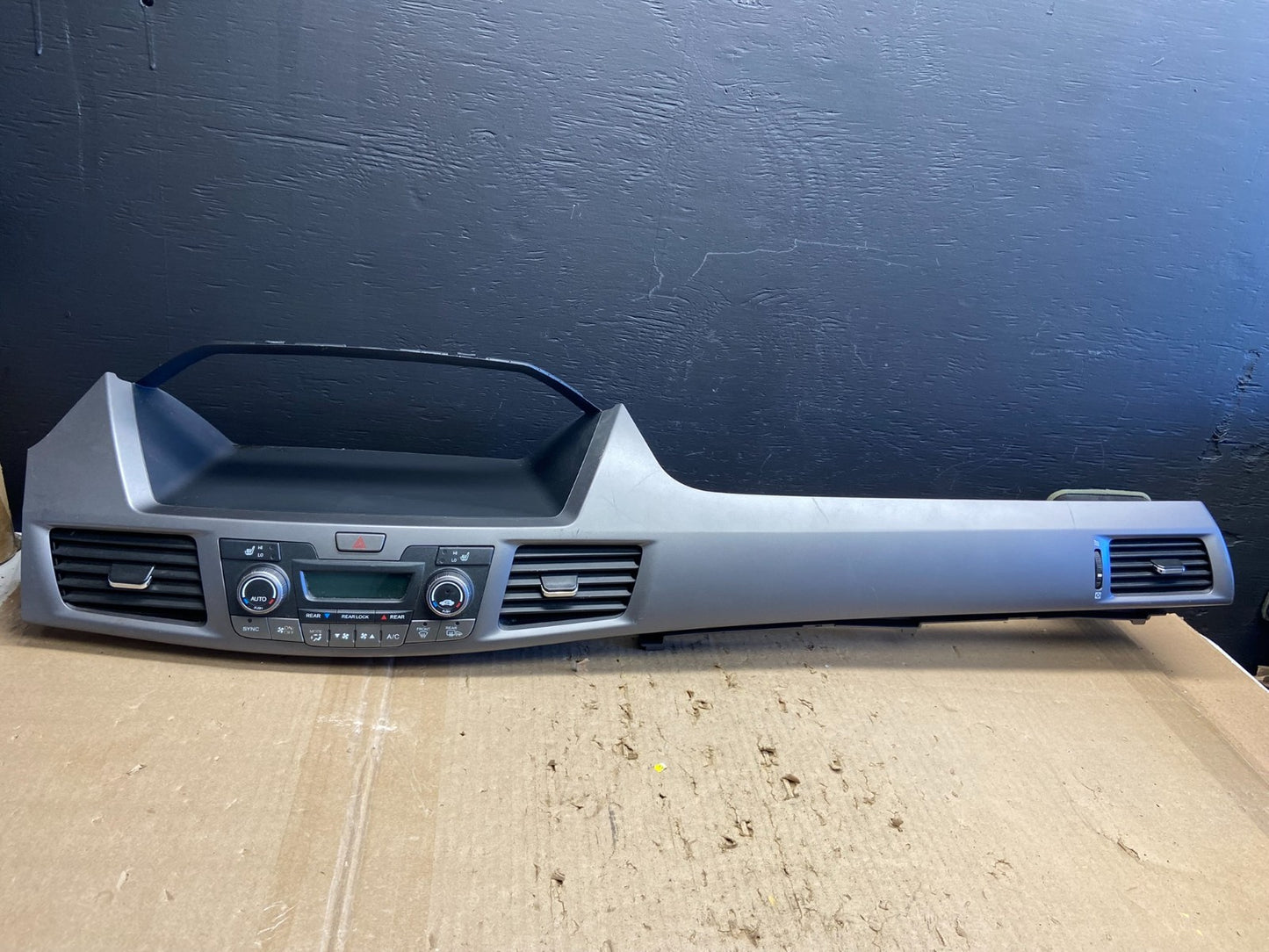 2011-2013 Honda Odyssey Dash Climate Control A/C Display Trim Bezel AB5718 DG0