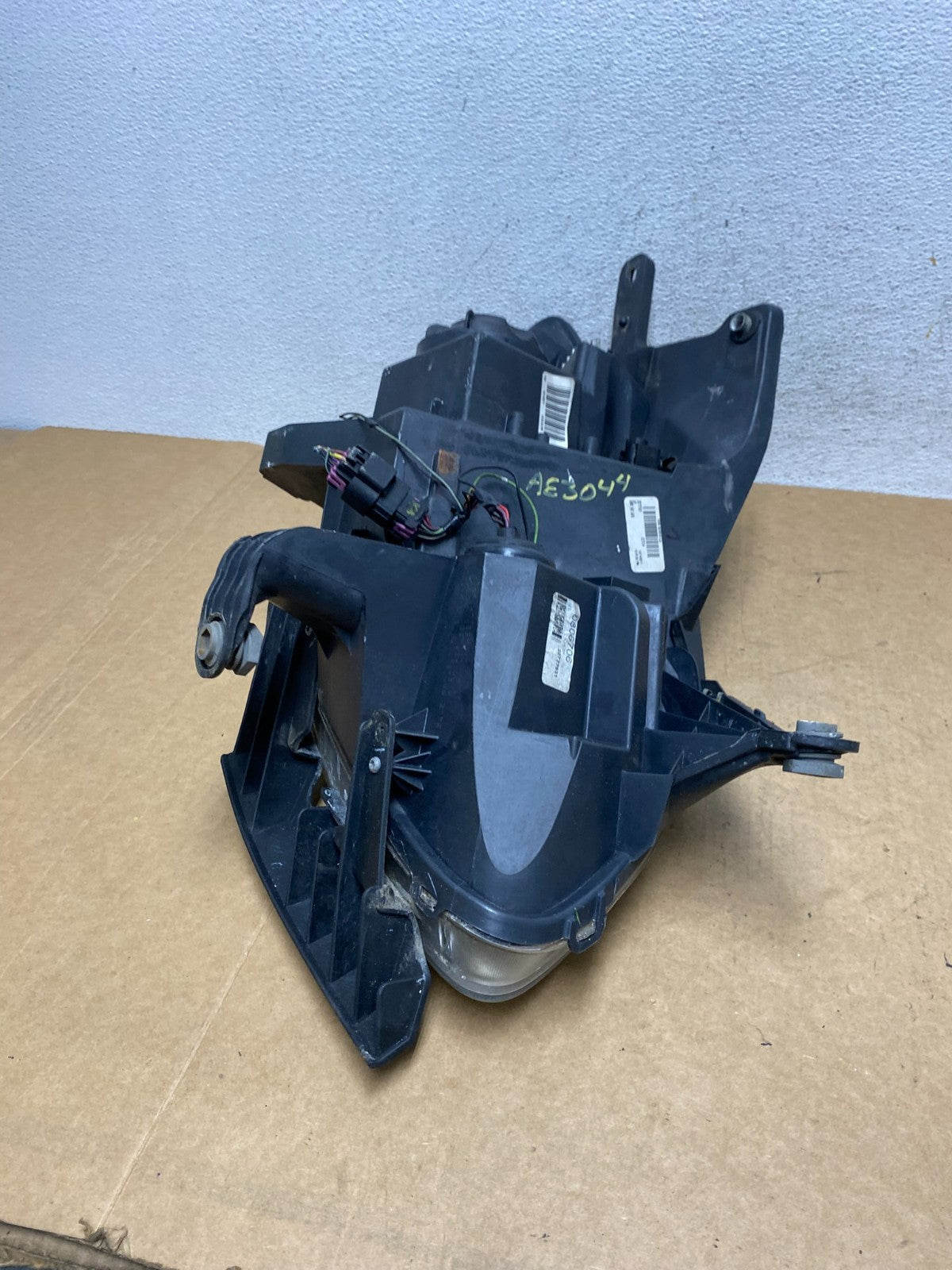 2008-2012 Buick Enclave Left Driver Headlight Xenon Hid One Ballast AE3044 DW6