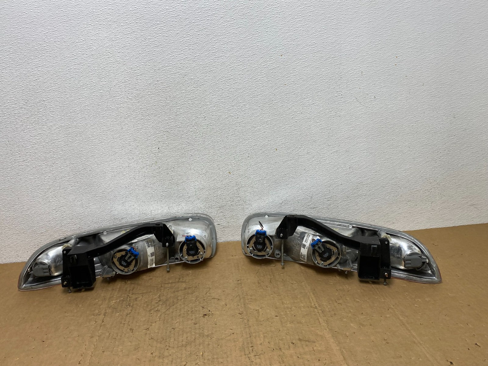 1998 - 2002 Saturn SL SL1 SL2 S Series Left+Right Halogen Headlights AD1421 DW4