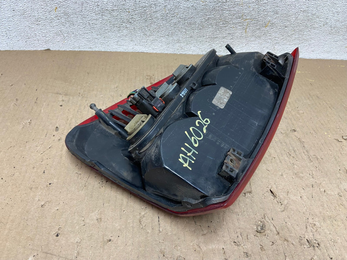 1999 - 2004 Jeep Grand Cherokee WJ Left Driver Lh Tail Light AH6026 LK4