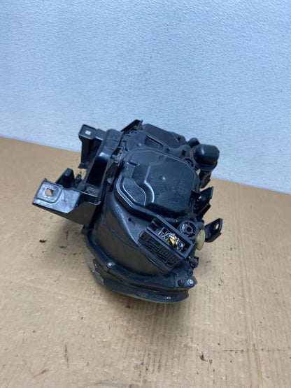2002 to 2005 BMW 7 Series 745i Xenon Right Passenger Headlight AC7760 DW6