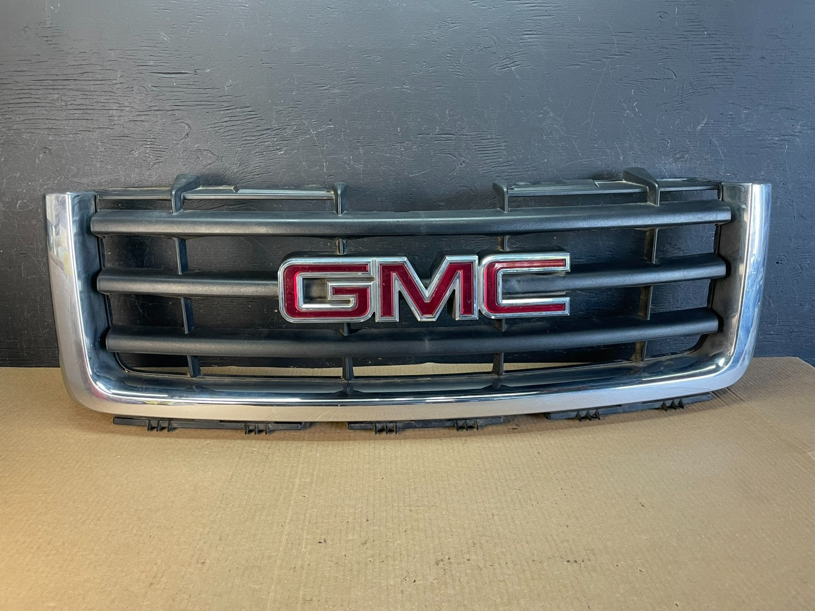2007 to 2013 GMC Sierra 1500 Front Upper Chrome Grill Grille AF3713 DG0