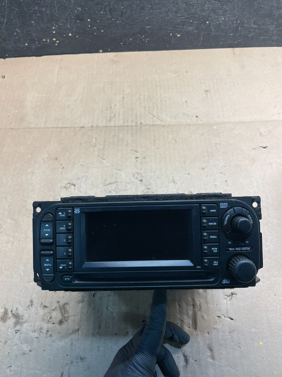 2004 2007 Jeep Dodge Chrysler Screen Display CD Player Satellite Radio U1835  DG0