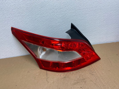 2009 2010 2011 Nissan Maxima Left Driver Lh Side Tail light OEM AB6476 LK0