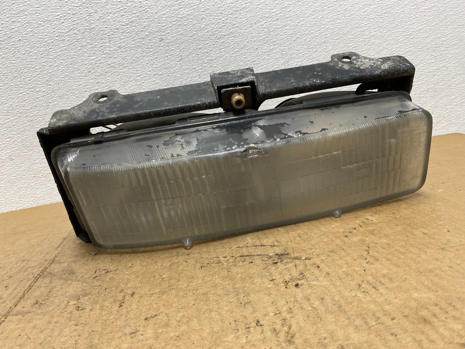 1990 Oldsmobile Cutlass Supreme 2Door Right Passenger Halogen Headlight AC3295 D0