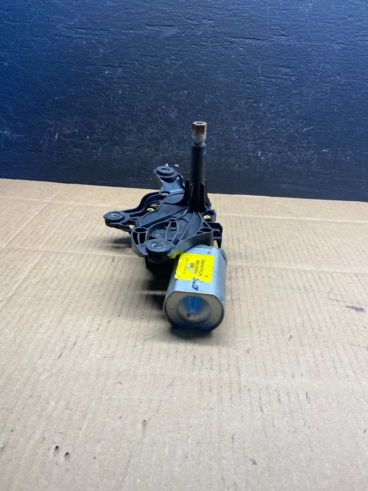 2013 to 2019 Ford Escape Rear Windshield Wiper Motor AD5023 DG2