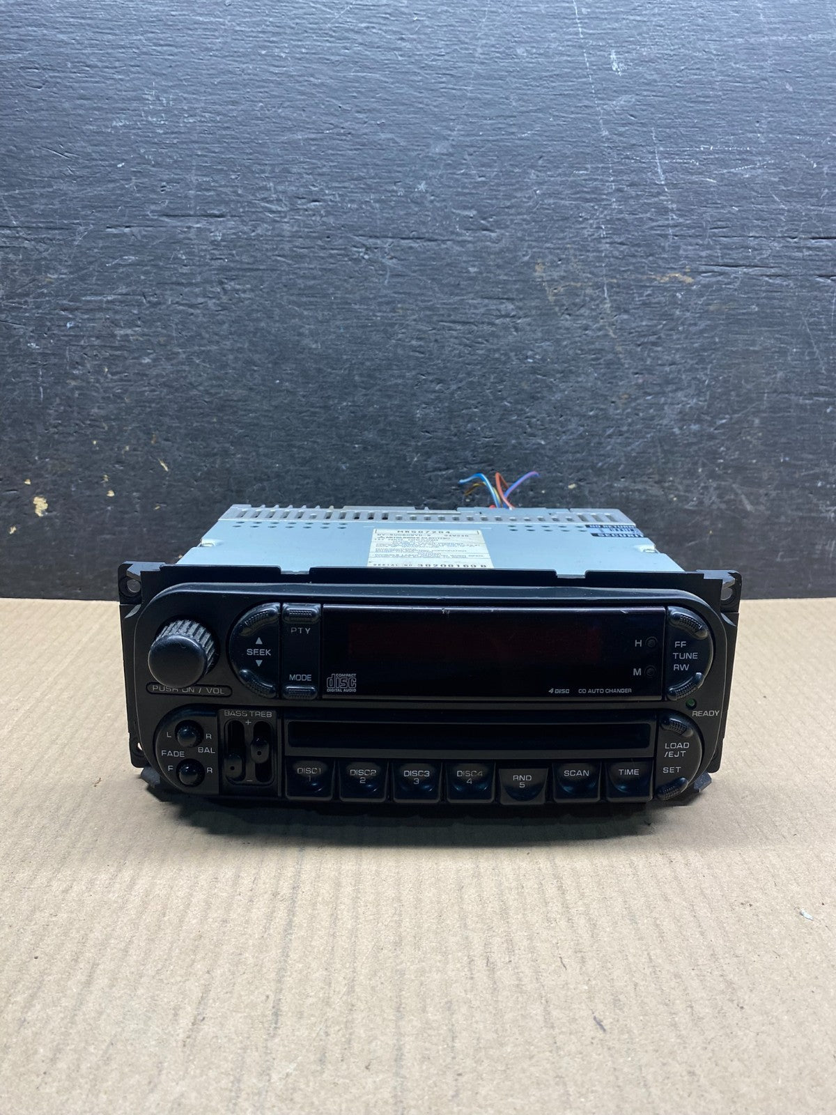 2001 2005 Chrysler Sebring Radio Stereo CD Player Stereo Receiver AMFM ai5312 DG0