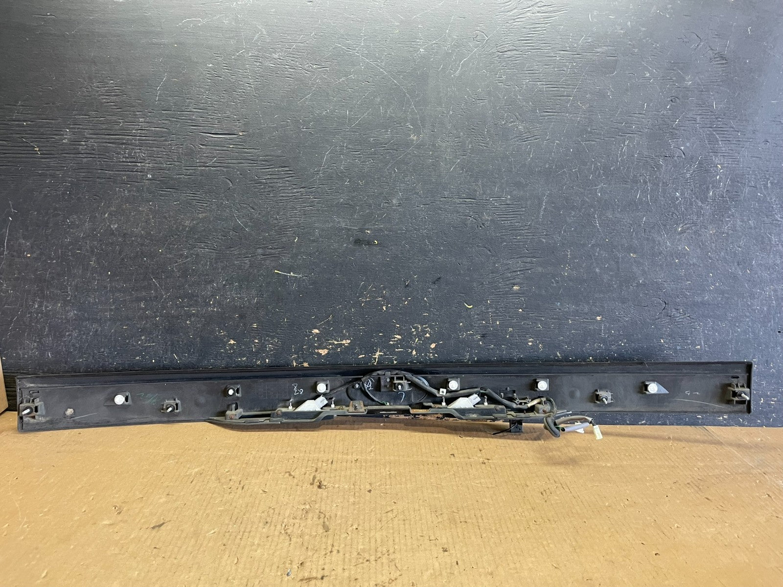 2009 - 2013 Subaru Forester Liftgate Tailgate Trunk Trim Molding OEM AA2457 DG7