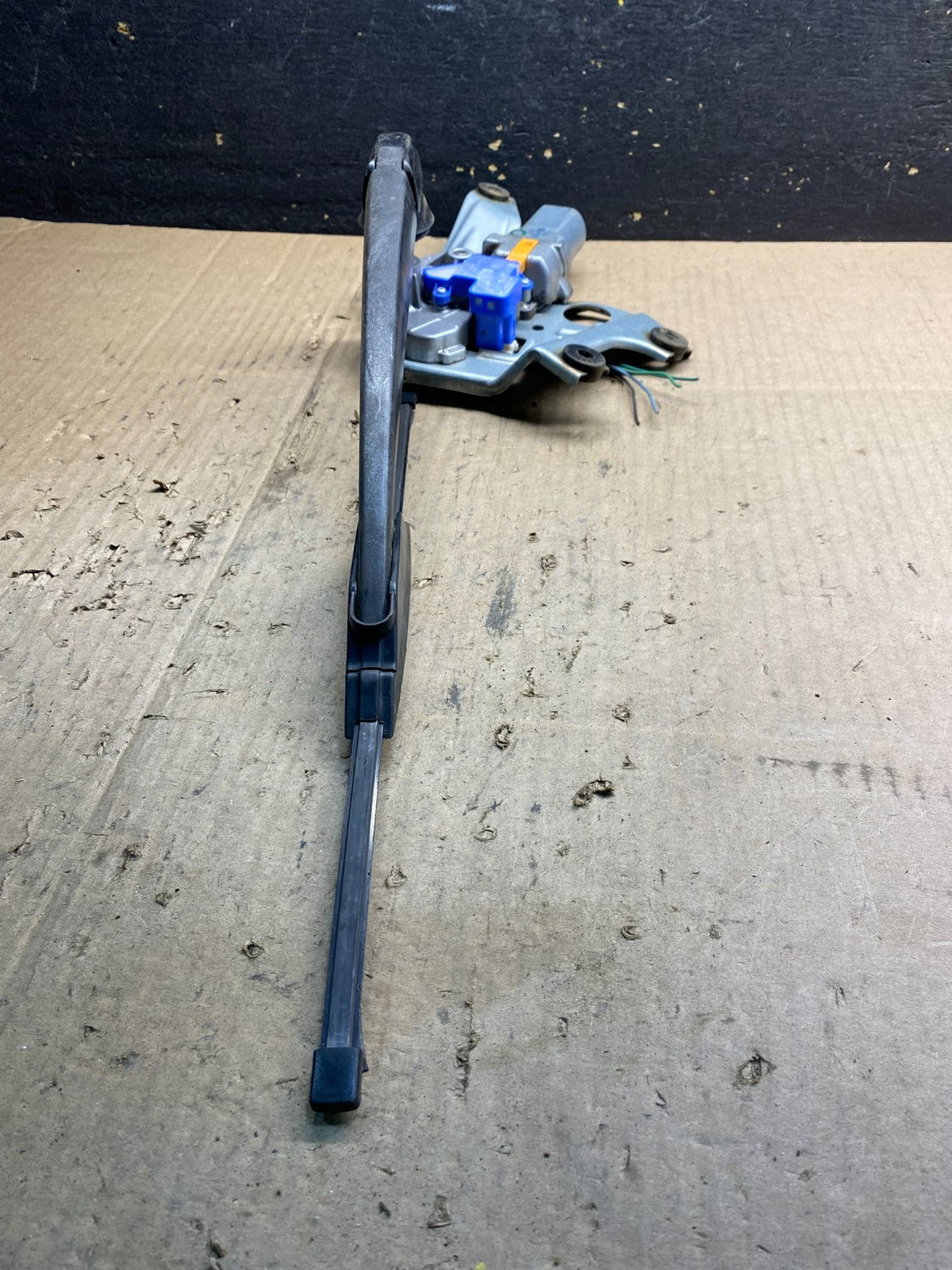 2010 to 2014 Subaru Legacy Outback Rear Wiper Motor AB03752