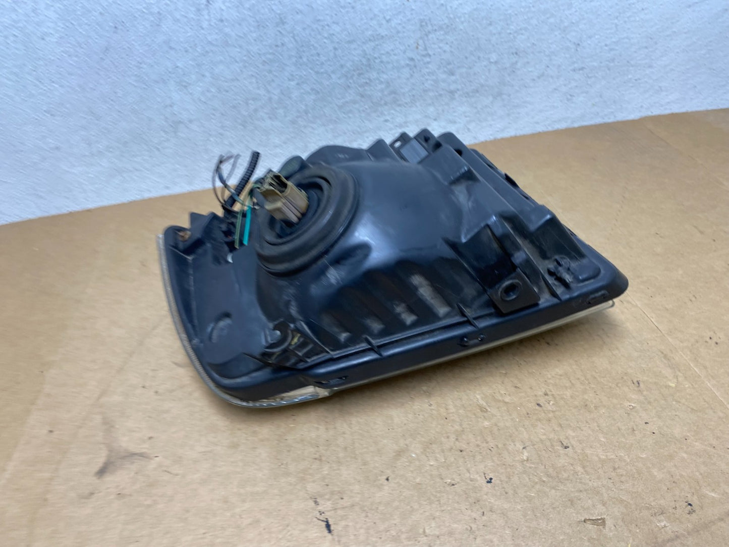 2005-2007 Ford F-250 F250 Super Duty Right Passenger RH Side Headlight AE3180 DW7