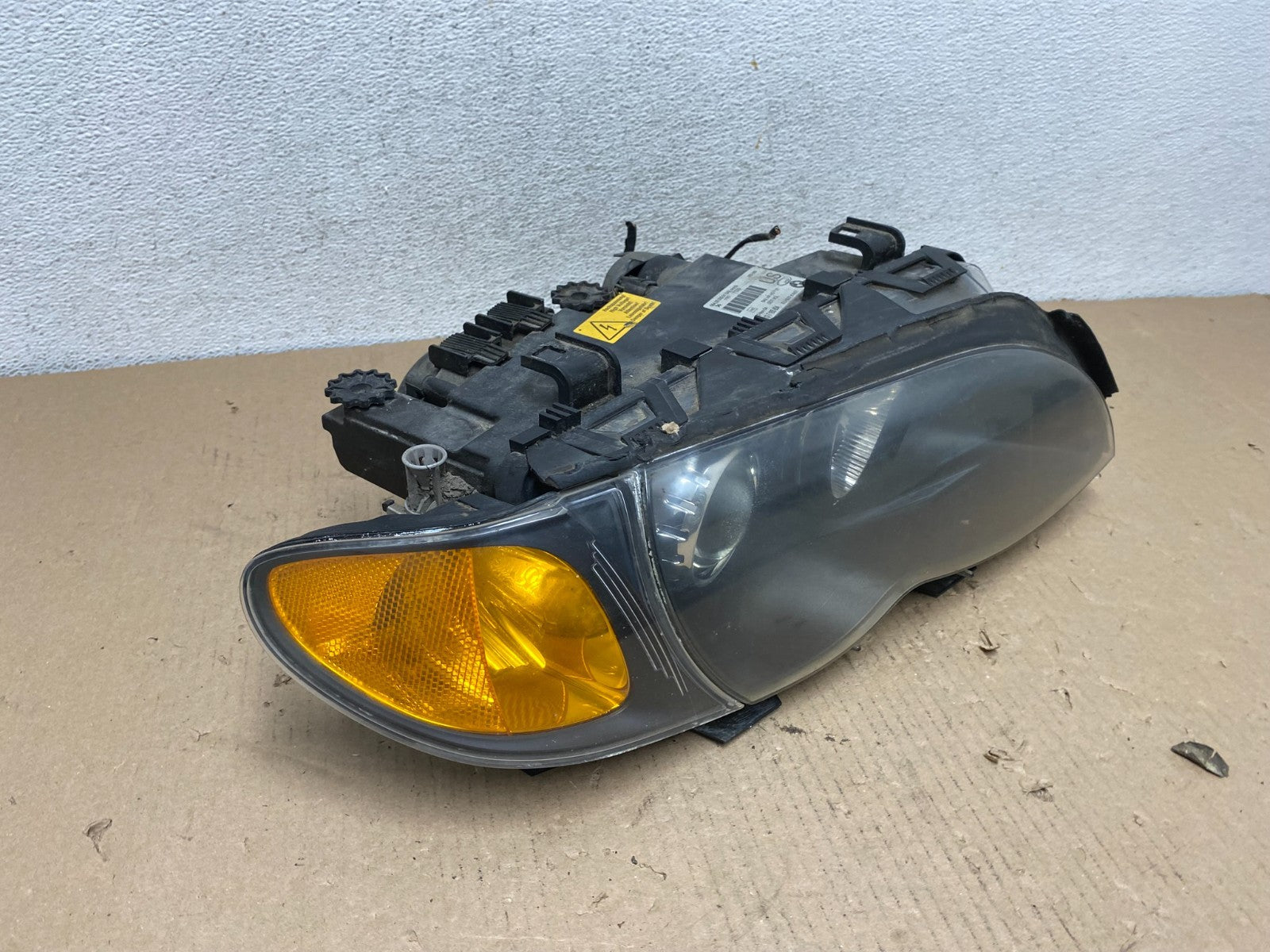 2002 - 2005 BMW 3 E46 Sedan Right Passenger RH Xenon HID Headlight AF3208 DW2