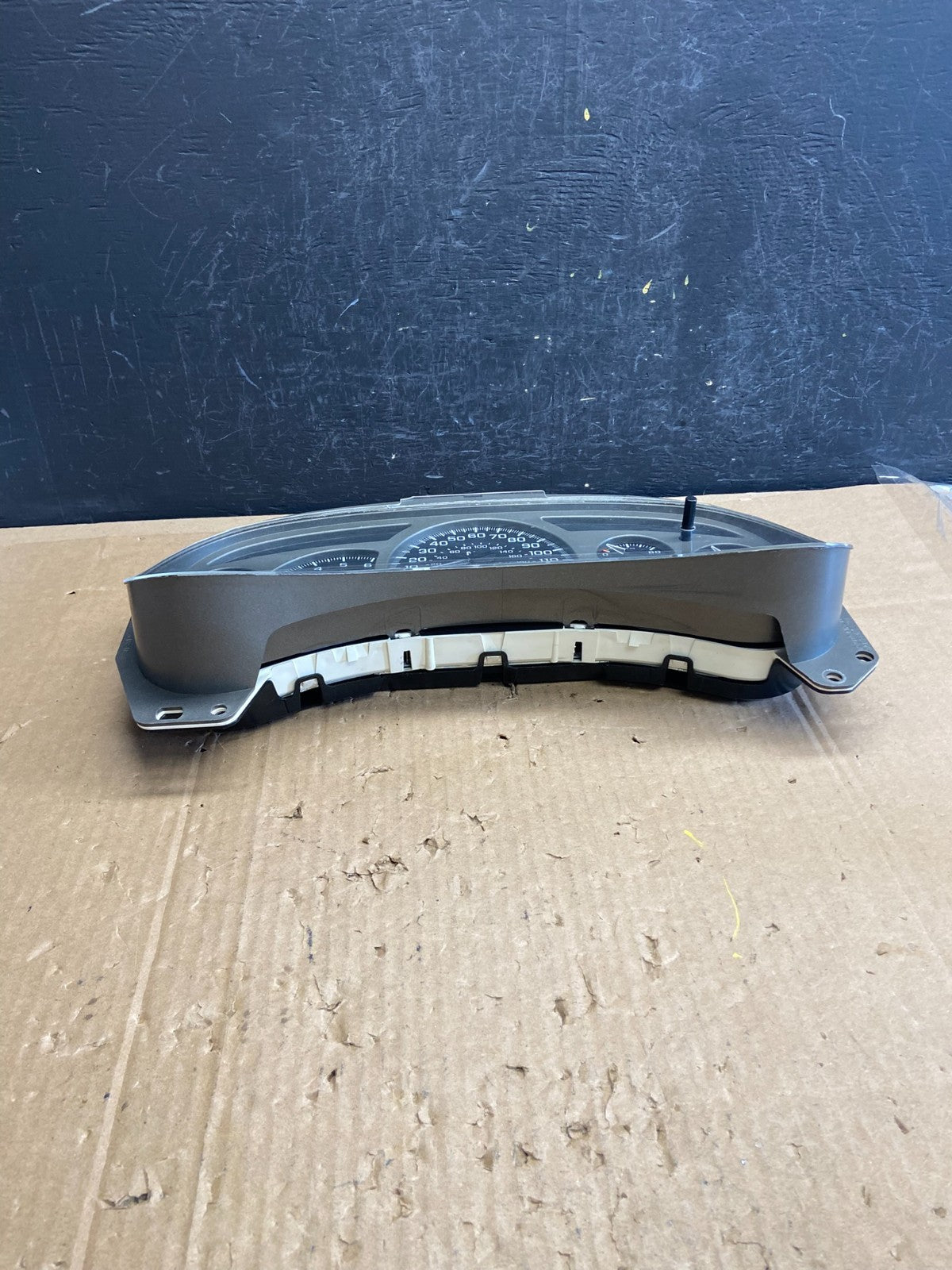 2003 to 2006 GMC Yukon Denali Cluster Gauge Speedometer AD22694