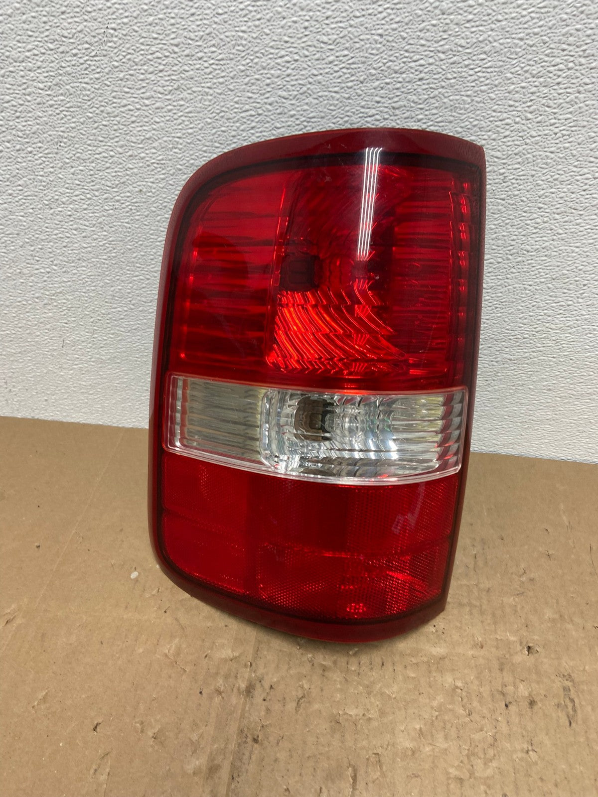 2004 to 2008 Ford F150 F-150 Left Driver LH Side Tail Light AD2442 LK0