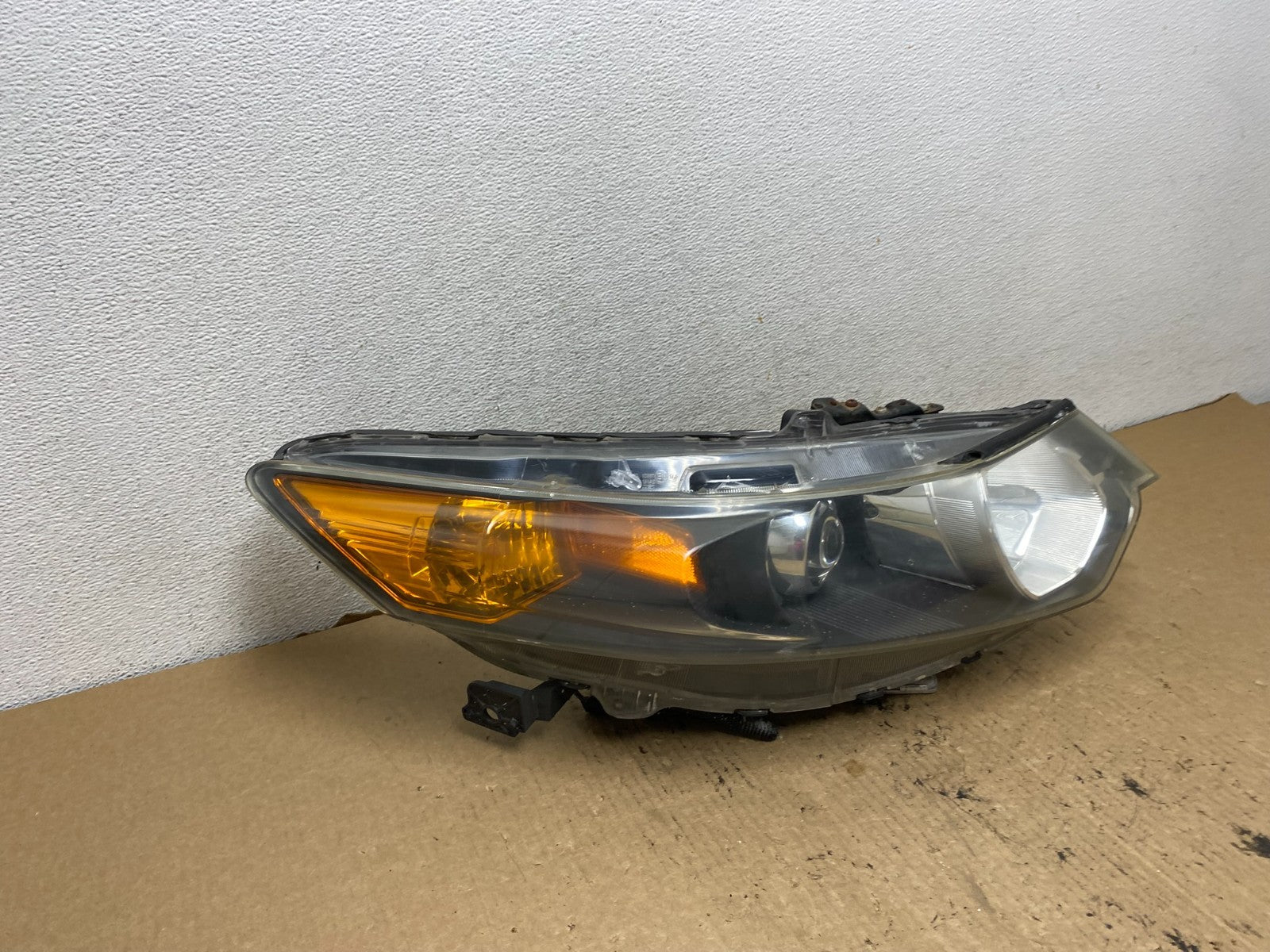 2009-2014 Acura TSX Right Passenger RH Xenon HID Headlight AG2447 DW2
