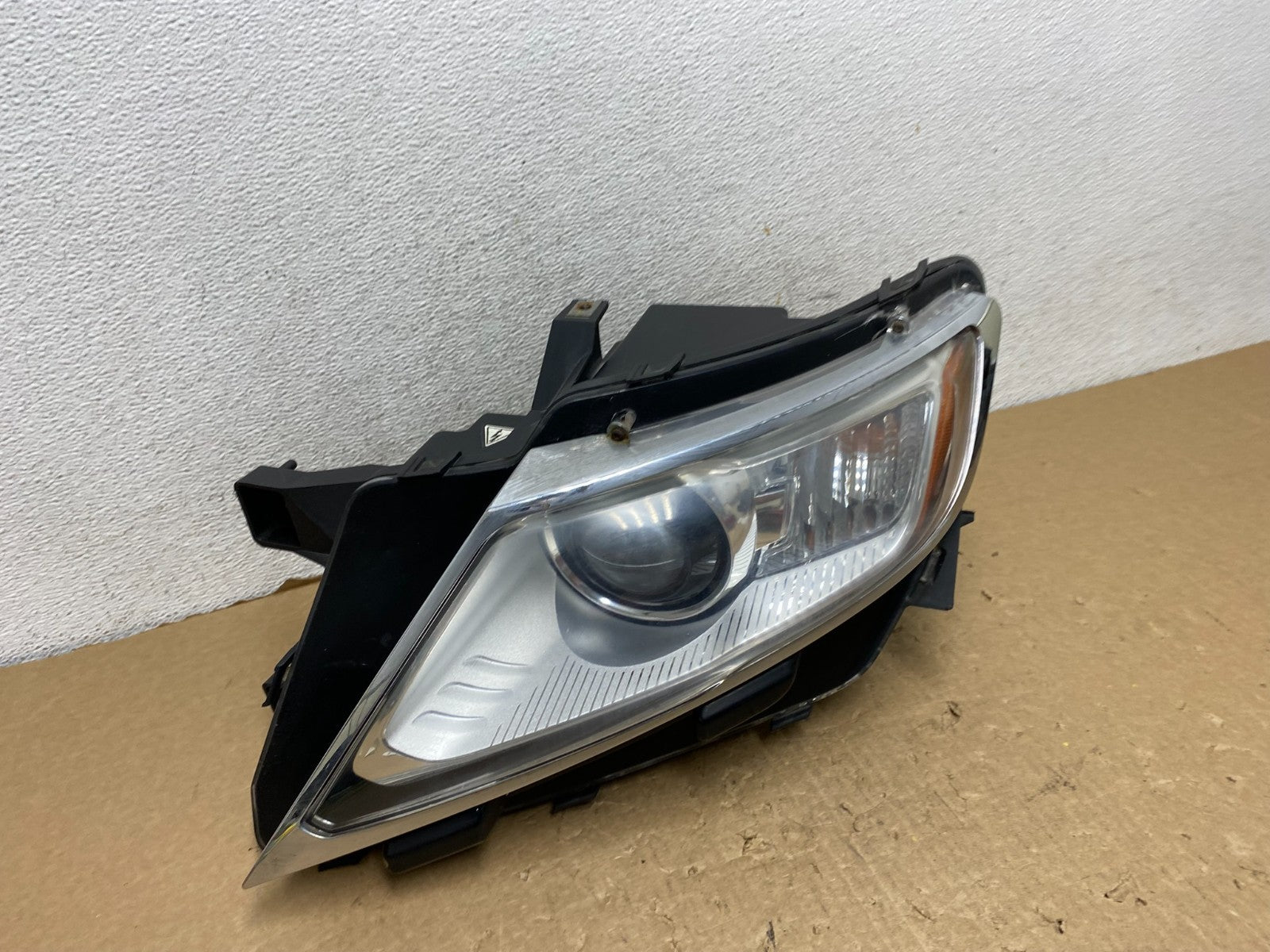 Xenon 2011 to 2015 Lincoln MKX Left Driver LH Side Headlight AF7925 DW2