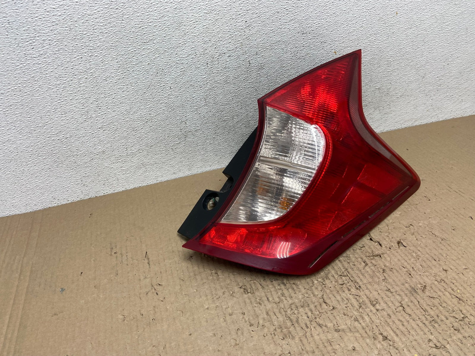 2014 - 2019 Nissan Versa Note Hatchback Right Passenger Tail Light AF2972 LK2