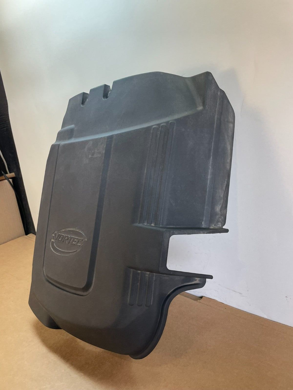 2007 to 2014 Chevrolet Silverado Vortec Engine Cover Shield AG0788 DG1