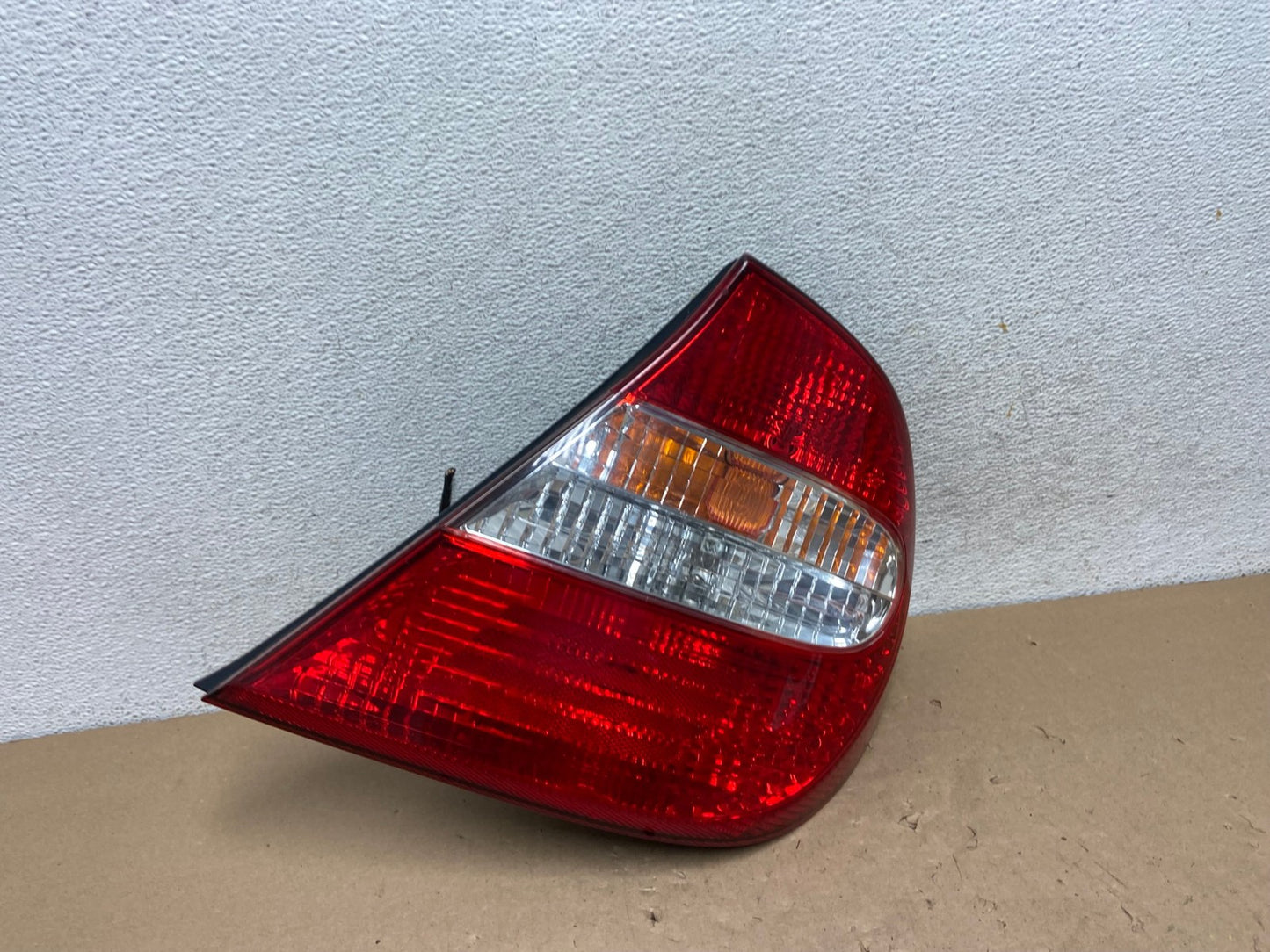 2002 2003 2004 Toyota Camry Tail Light Right Passenger Rh Side AG4170 LK0
