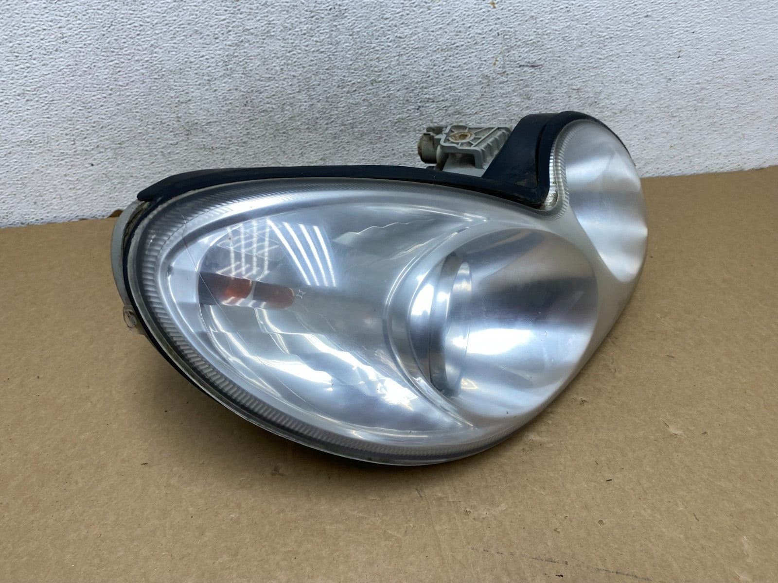 2002-2005 Hyundai Sonata Right Passenger Headlight Halogen AF7291 DW2