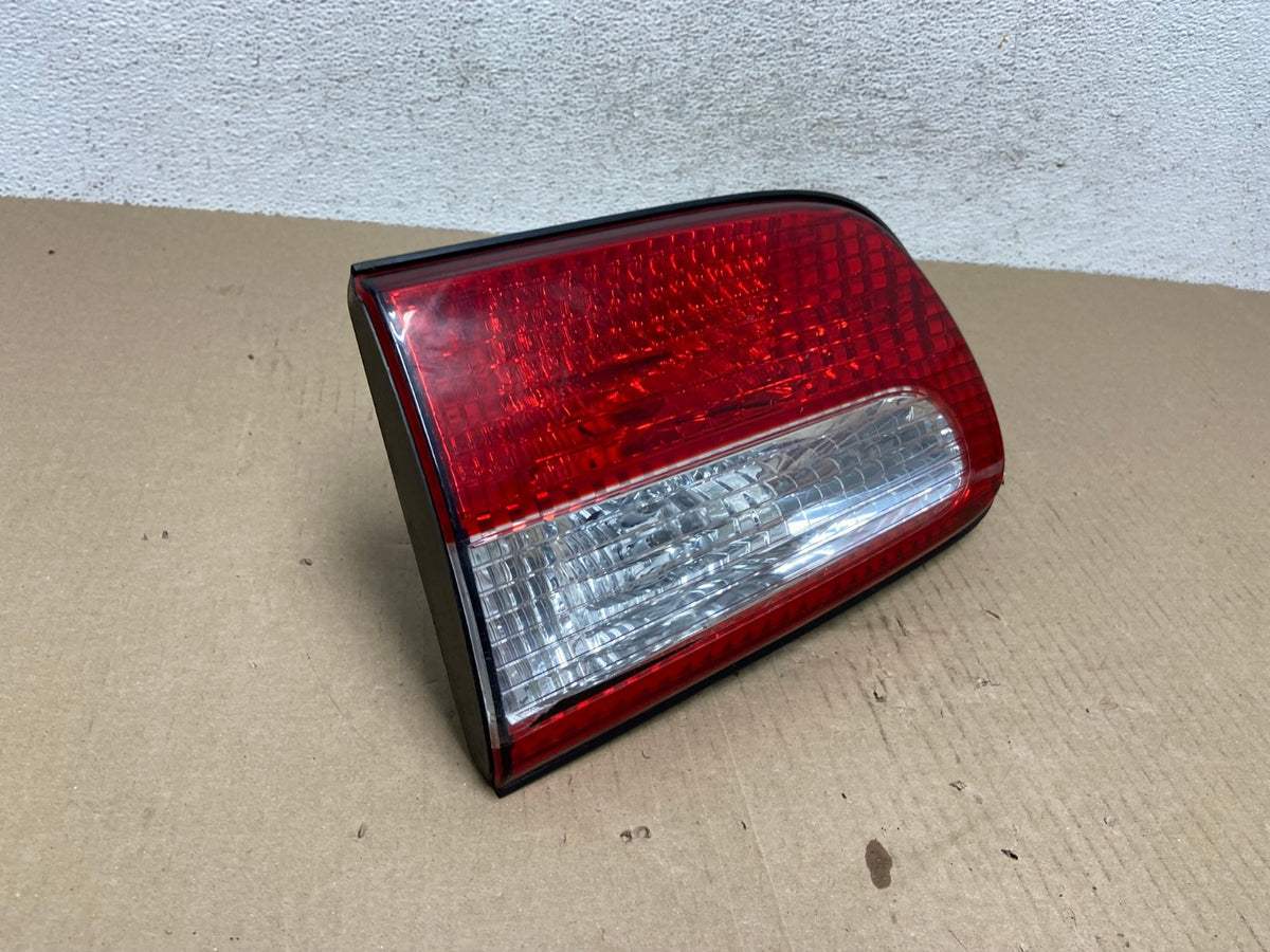 2001 2002 2003 Toyota Sienna Left Driver Lh Side Inner Tail Light AF5825 LK2