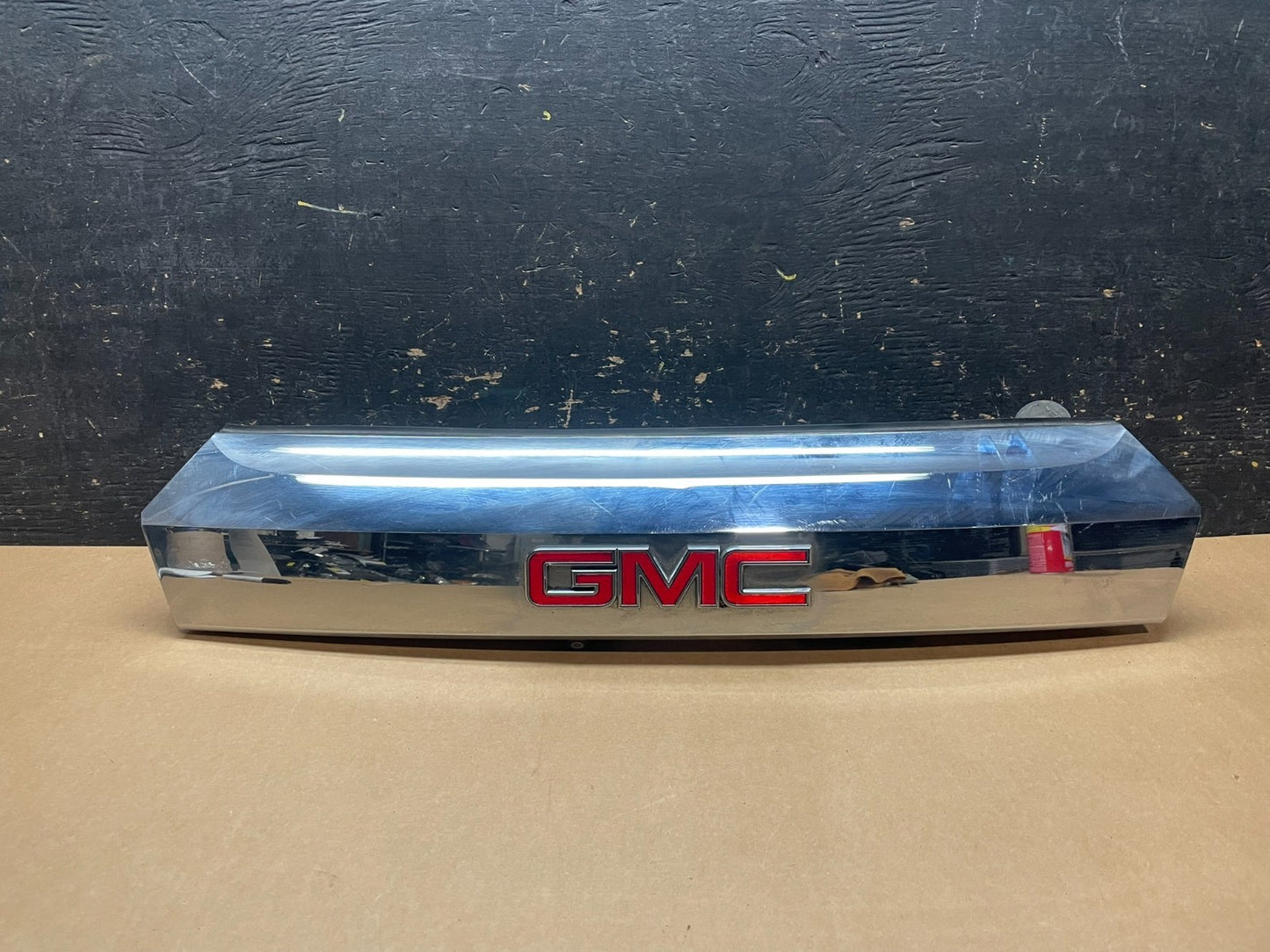 2010-2015 Gmc Terrain Lift Gate Handle Trim Back Up Camera 20881057 Z8192 DG0