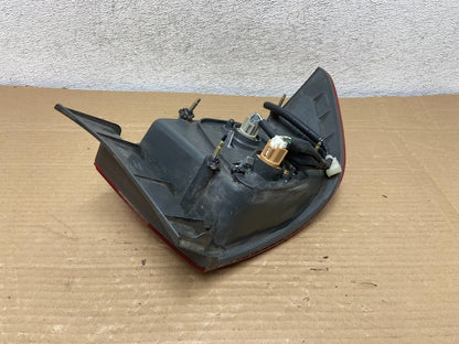 2000 2001 Lexus ES300 Outer Right Passenger RH Side Tail Light AG8947 DW6