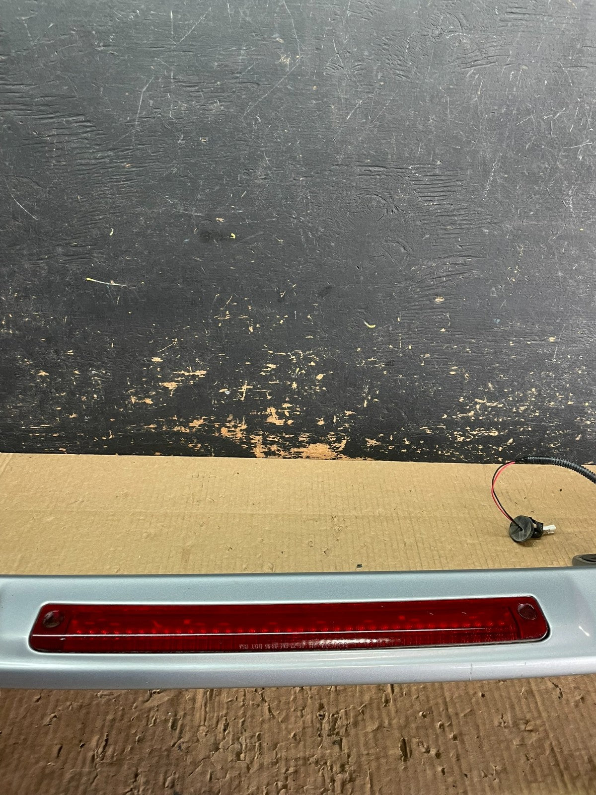 2001 to 2007 Toyota Sequoia 3RD Brake Light Spoiler Wing OEM AB3235 DG5